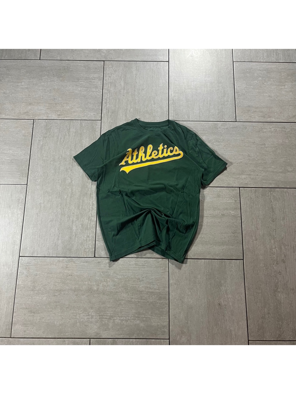 Majestic Athletic Green Athletics Chapman 26 Graphic T-Shirt Small